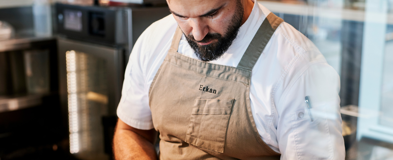 Chef Erkan plating food